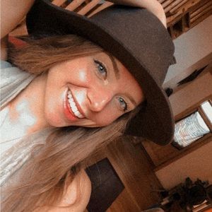 Meet your Posher, Darby